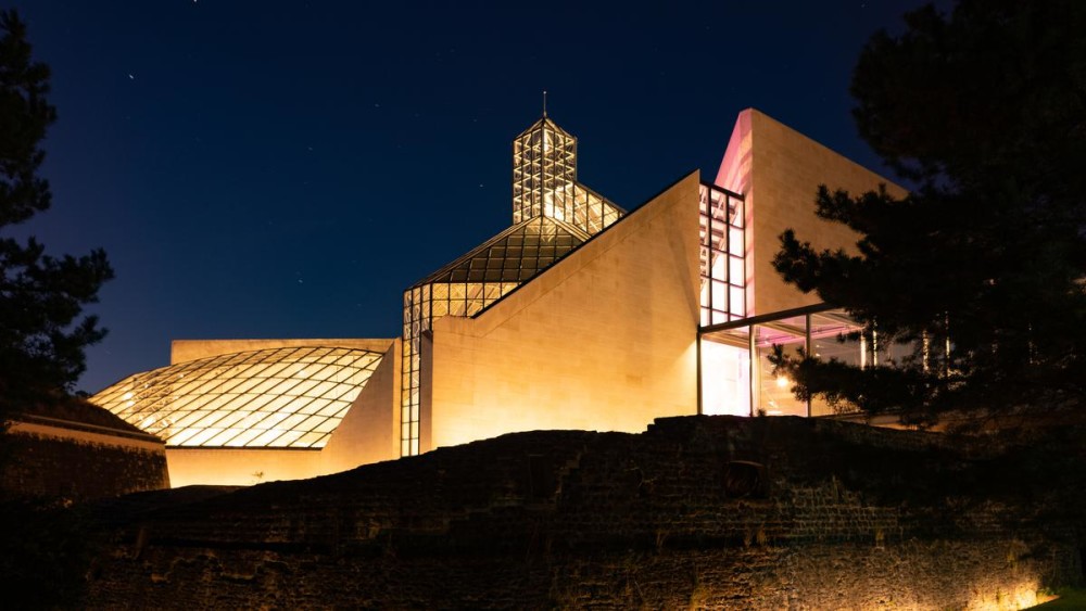 The after-party will to on until 03.00 at MUDAM 