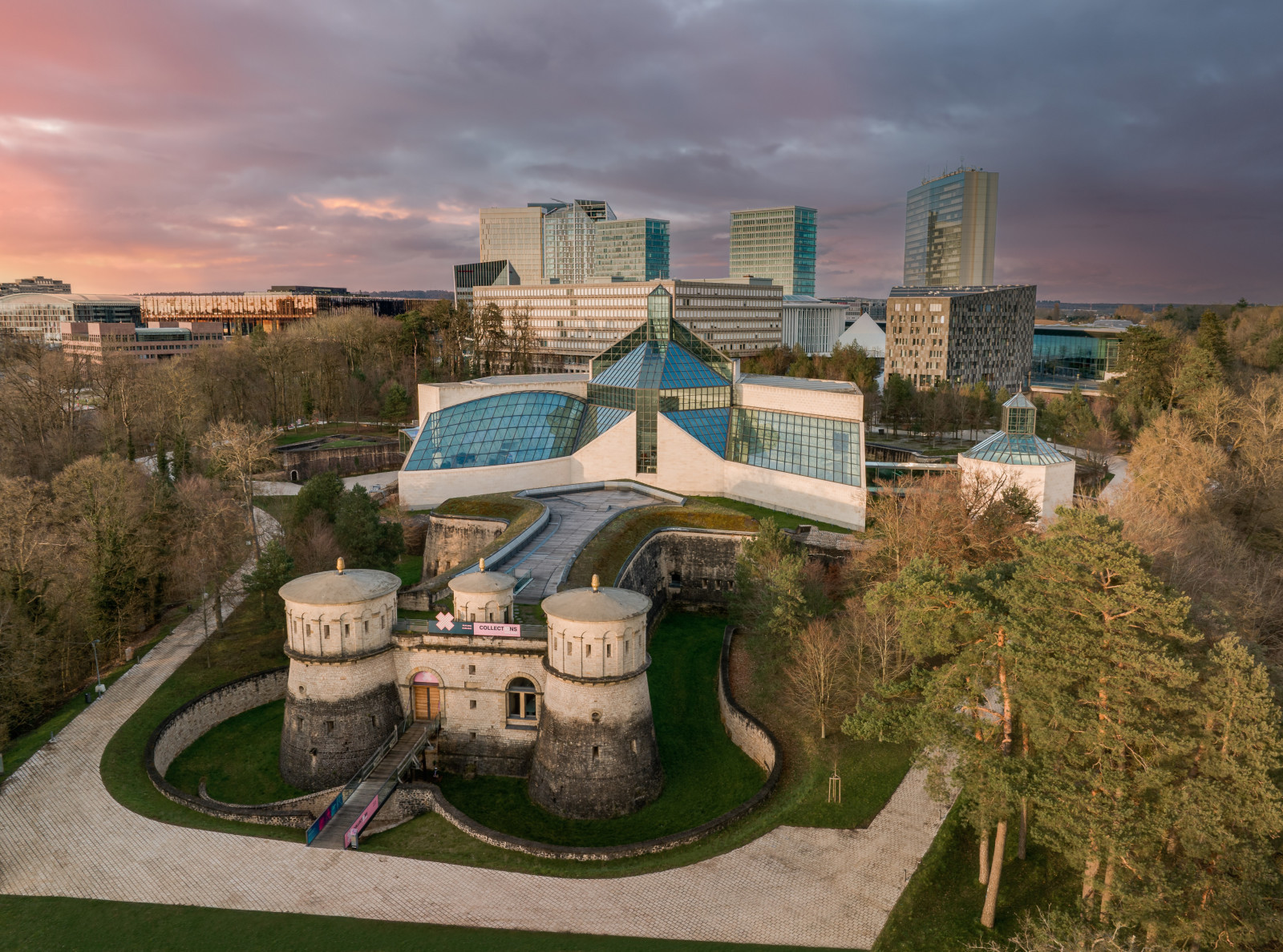 Mudam : Musée Dräi Eechelen : Kirchberg © Pierre BK / LCTO